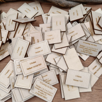 Houten 'levend Stratego' kaartjes, christelijke variant 